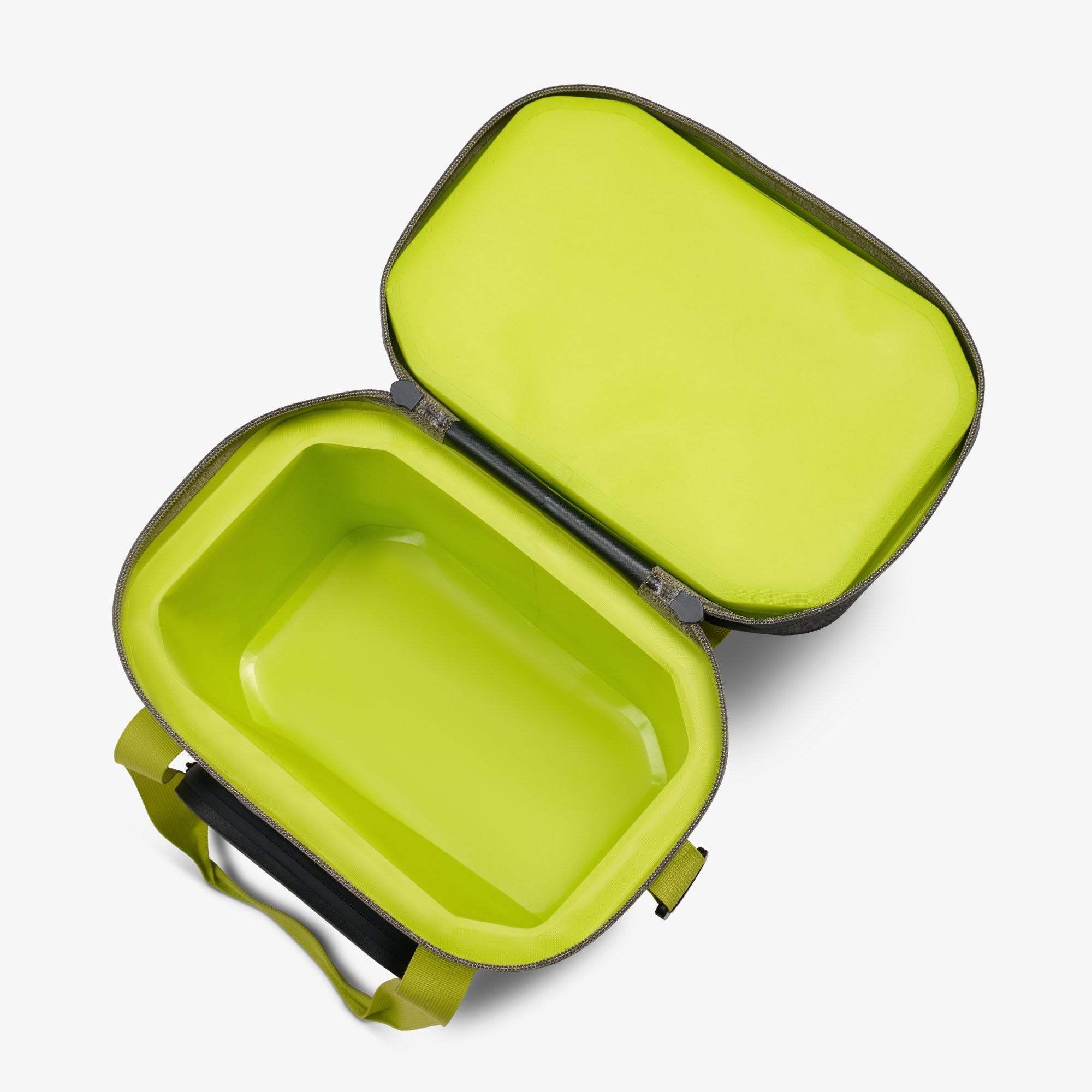 Trailmate® 18-Can Cooler Bag Y4 - Jet Carbon - Open View