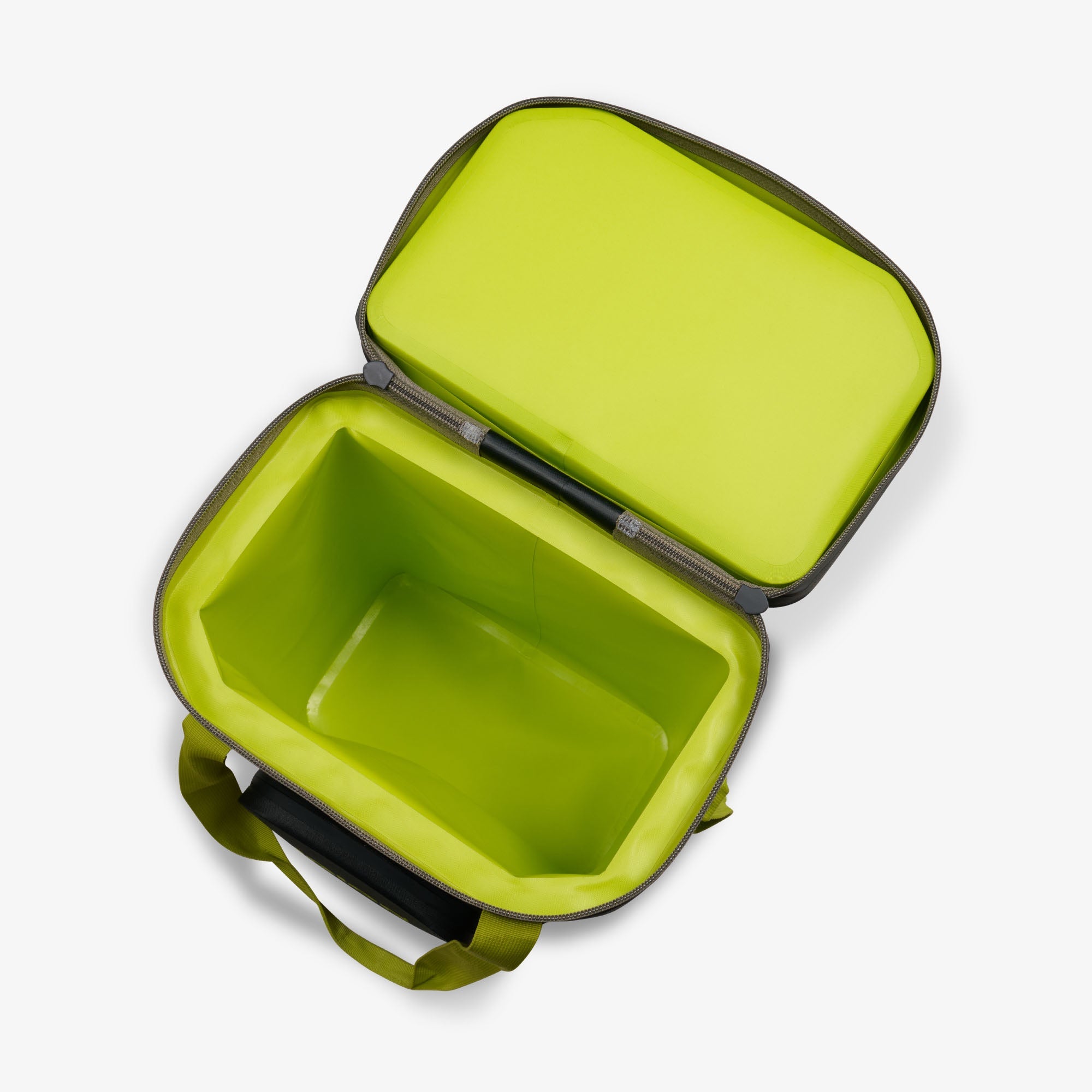 Trailmate® 32-Can Backpack X3 - Jet Carbon - Open View